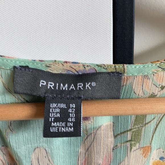 Unique sheer waterfall floral beach cover up NWOT Size 14 M/L - Picture 5 of 11